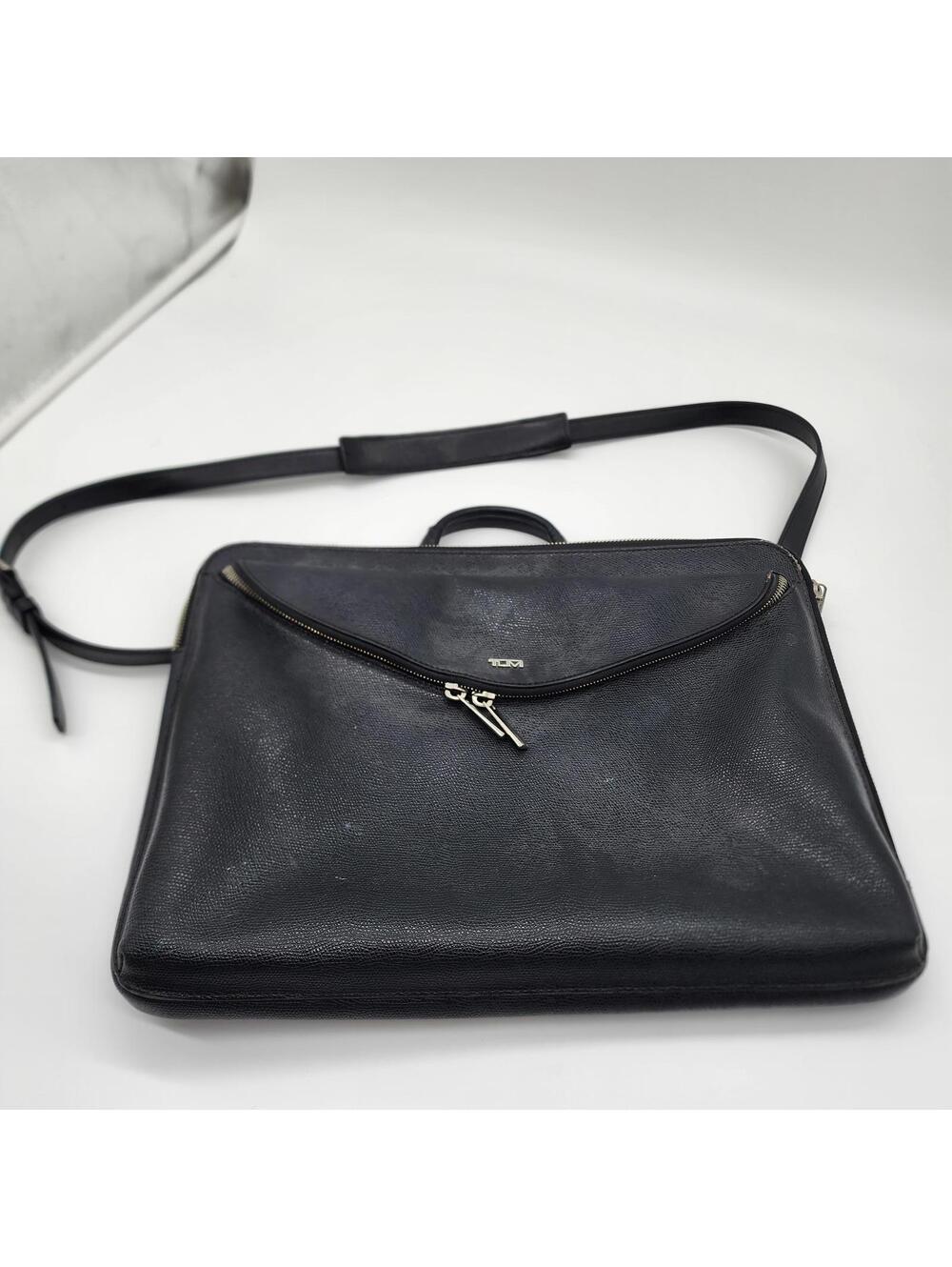 YUMI Tumi Sinclair Lena Portfolio Briefcase black textured 15.5 x 11 x 1.5